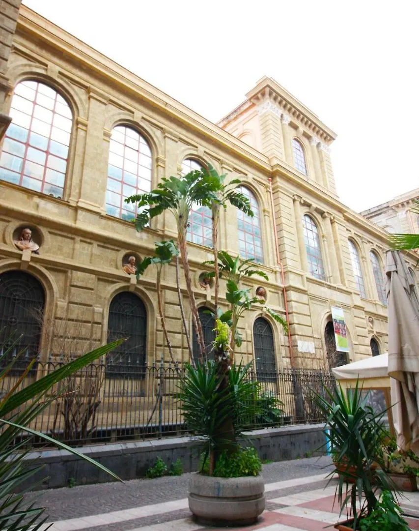 Le Quinte Del Bellini Bed & Breakfast Naples Italy