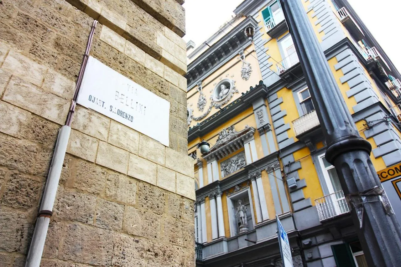 مبيت وإفطار نابولي Le Quinte Del Bellini إيطاليا